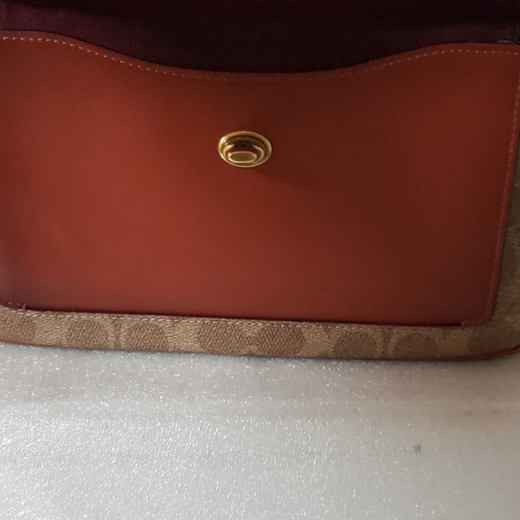 Coach Cassie Camera Bag In Signature Canvas - Picture 6 of 16